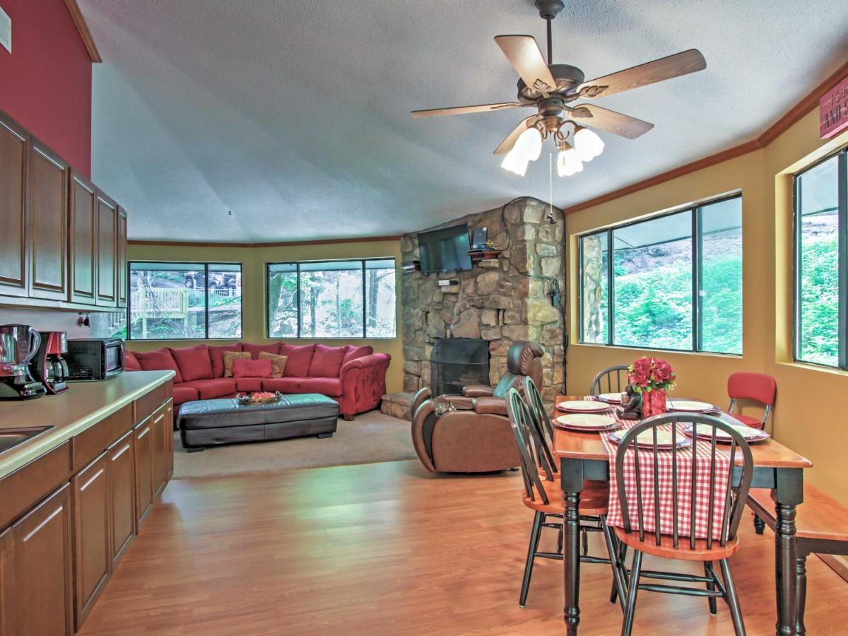 Unique Gatlinburg Cabin Decks, Hot Tub, Fire Pit Εξωτερικό φωτογραφία